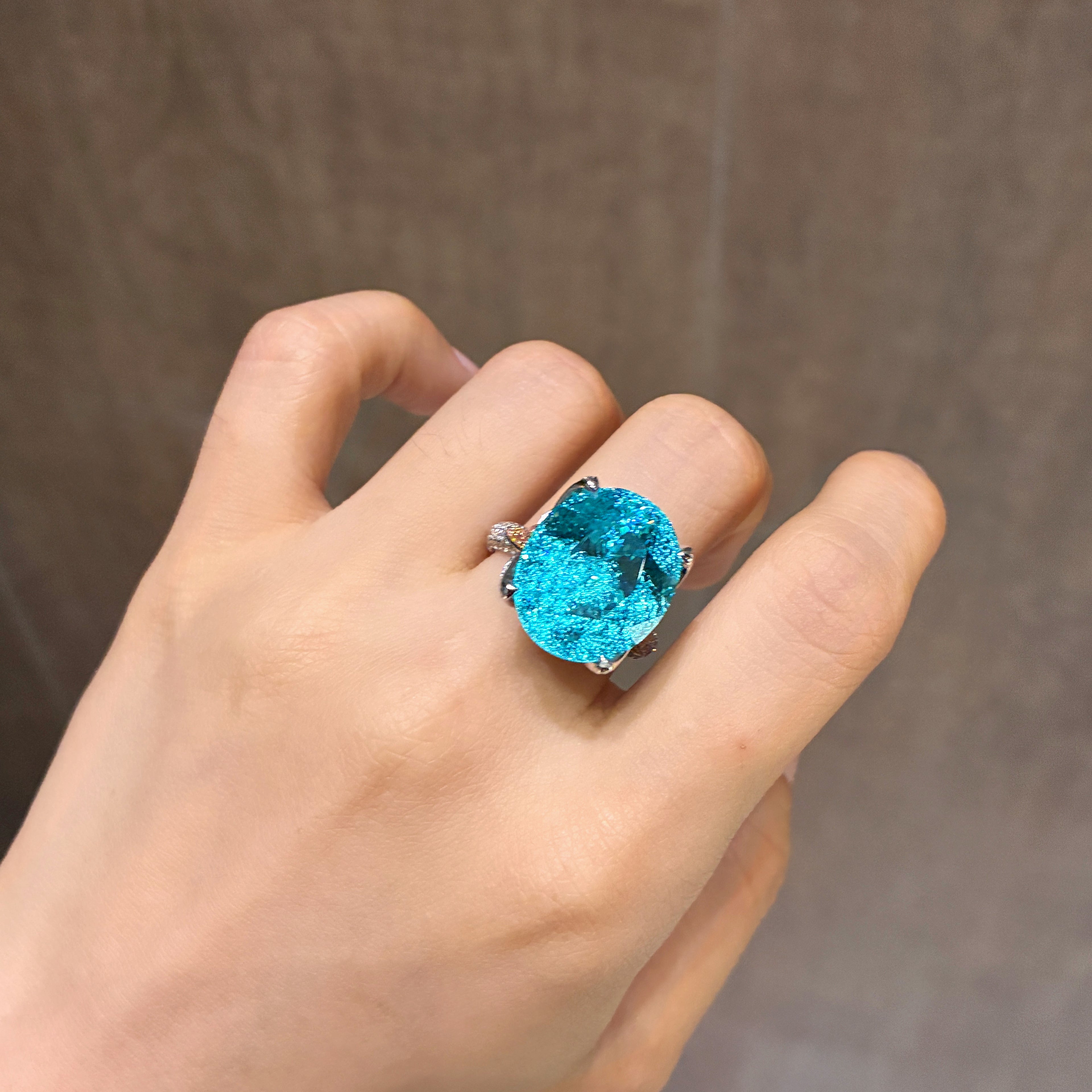 30.96 Carat Lab Neon Blue Paraiba 18K Gold Multi-Color Diamond Leaf Art Ring